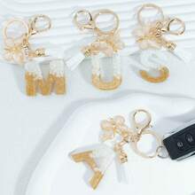 可爱字母钥匙扣，白色钥匙扣，金色箔印大写字母树脂钥匙圈吊坠，蝴蝶流苏挂饰，时尚钥匙扣，女士礼物，钱包包包装饰，父亲节、母亲节、生日、感恩节、圣诞节礼物，创意礼物，带证件套挂绳，汽车配件，包包挂饰 - 白色 - 查看 4