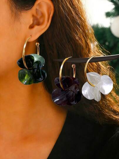 1 Pair Fashionable Women's Asymmetrical Acrylic Flower Pendant Earrings, Resin Petal Pendant With Gold-Plated Hooks, Bohemian Cute Holiday Earrings Suitable For Daily Wear, Weddings And Parties, Multiple Colors Available