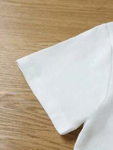 OffWhite Lettering Boldly Declares A Statement Of Innovative Fashion Aesthetic Making This Tee A Standout Wardrobe Piece For Those Who Appreciate Modern Iconic Graphics And Relaxed Vibe 100% Cotton - White - View 5