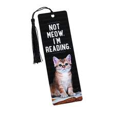 Một chiếc bookmark hình mèo dễ thương bằng acrylic có tua rua với dòng chữ "Tôi đang đọc" là sự lựa chọn hoàn hảo cho những người yêu sách và sưu tầm sách, đồng thời là món quà đánh dấu trang lý tưởng dành cho gia đình và bạn bè. - SQ1426 - Xem 8