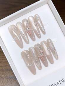 Móng tay giả thủ công tinh xảo với gót cao thanh lịch; Móng tay kiểu Pháp màu hồng vẽ tay với họa tiết kim cương, Móng tay giả thủ công, Móng tay dán thủ công, Móng tay giả tự làm, Móng tay thủ công chất lượng cao, Thiết kế đơn giản, Móng tay giả che phủ tốt, Móng tay kiểu Y2K, Móng tay giả độc đáo và sáng tạo, Móng tay hàng ngày, Móng tay kiểu dáng hiện đại dễ thương, Dùng hàng ngày, Có thể tháo rời và tái sử dụng, Móng tay dán thủ công. - Nhiều màu - Xem 5