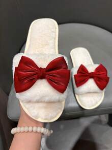 Dép lê nữ màu đỏ rượu vang thanh lịch đính ngọc trai và nơ, chất liệu nhung mềm mại, thoải mái, thích hợp làm quà tặng nhân dịp Lễ Tình nhân, đám cưới, các dịp lễ hội. - Đỏ và trắng - Xem 2