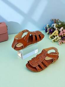 1 Pair Children's Woven Hollow Artificial Leather Soft Non-Slip Open Toe Low-Top Adjustable Ankle Strap Flat Casual Roman Sandals, Suitable For School And Weekend Play - Brown - View 7