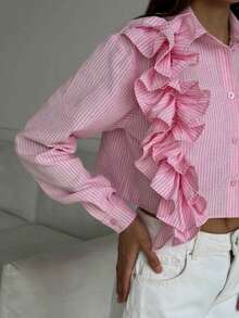 Solstice Apparel 女士优雅休闲日常荷叶边领条纹粉色衬衫，适合办公室、情人节、所有季节穿着 - 粉色 - 查看 2