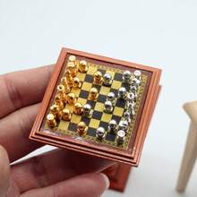 一套迷你国际象棋套装，包括棋盘、棋子和配件，微缩模型装饰品 - 彩色 - 查看 7