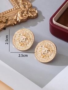 一对手工制作的纹理金色几何圆形狮头耳钉，适合节日送礼，女士金色耳环 - 金黃色 - 查看 6