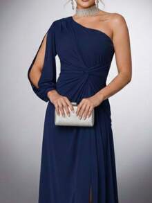 Inexpensive One-Sleeved Dress For Bridesmaids, Graduations, And Event Guests, Made Of Cool, Fluid Knit Fabric, Sizes M And G. - 黑色 - 查看 2