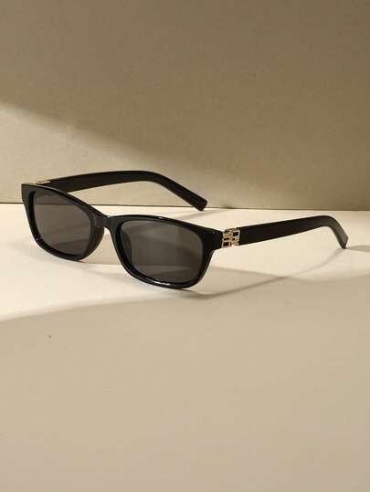 Gafas de sol de montura rectangular pequeña negra y retro para mujeres y hombres, gafas de moda clásicas de plástico, esenciales para vacaciones de verano con protección UV para la playa, viajes, conducir y uso diario