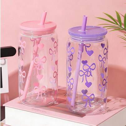 1个475毫升/16.71盎司蝴蝶结印花饮水杯，爱心蝴蝶结塑料水杯，带盖和吸管，透明梅森杯，女士可爱水杯，吸管杯，冰美式咖啡杯，牛奶杯，饮料杯，适用于咖啡、水、牛奶、奶茶、茶、果汁等饮品，适合学校、办公室、聚会、野餐、旅行等场合，适合作为礼物送给母亲、姐妹、女友、好朋友、女儿，生日、节日、周年纪念日、新年礼物。