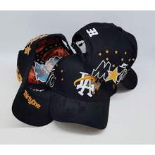 Gorra Thirtyone: Estilo Urbano Lujoso con Detalles Dorados y Blanco - Negro - Ver 1