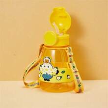 Bình nước nhựa MINISO họa tiết Minions hoa lá, có quai đeo và nắp bật, hình hoạt hình dễ thương, dung tích lớn, thích hợp cho hoạt động ngoài trời, thể thao, quà tặng Giáng sinh và sinh nhật, 800ml/27.05oz. - Màu vàng - Xem 8