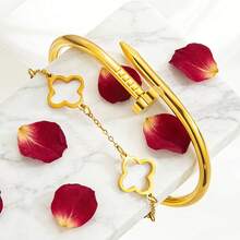 Bộ trang sức bằng thép không gỉ thanh lịch gồm vòng tay đính đá hình hoa bốn lá và vòng tay hình hoa bốn lá rỗng, thích hợp cho phụ nữ đeo hàng ngày hoặc tham dự các buổi tiệc và họp mặt. - Vàng - Xem 9