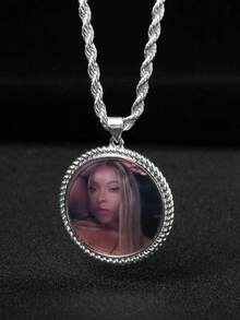 Customized Personalized Round Patterned Colored Photo Necklace Mother's Day Gift Valentine's Day Gift Birthday Anniversary Gift To Send Friends For Anniversaries, For Valentine's Day, For Mother's Day, For Birthdays, For Graduation, For Daily Wear, For Weddings, For Prom, For Father's Day, For Party - Multicolor - View 10
