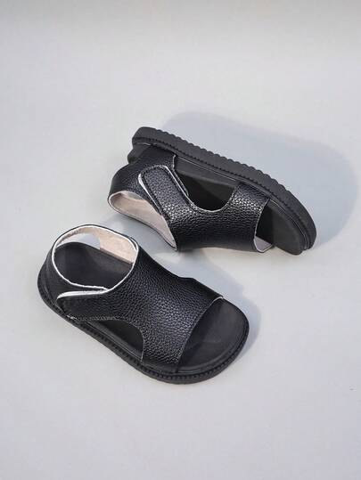 1双男童黑色荔枝纹+撞色滚边装饰防滑减震露趾厚底简约酷炫校园运动户外休闲凉鞋