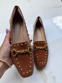 Women's Fashion Loafer Flat Shoe, Comfortable And Elegant, Caramel Brown With Spike Embellishments - 駝色 - 查看 1