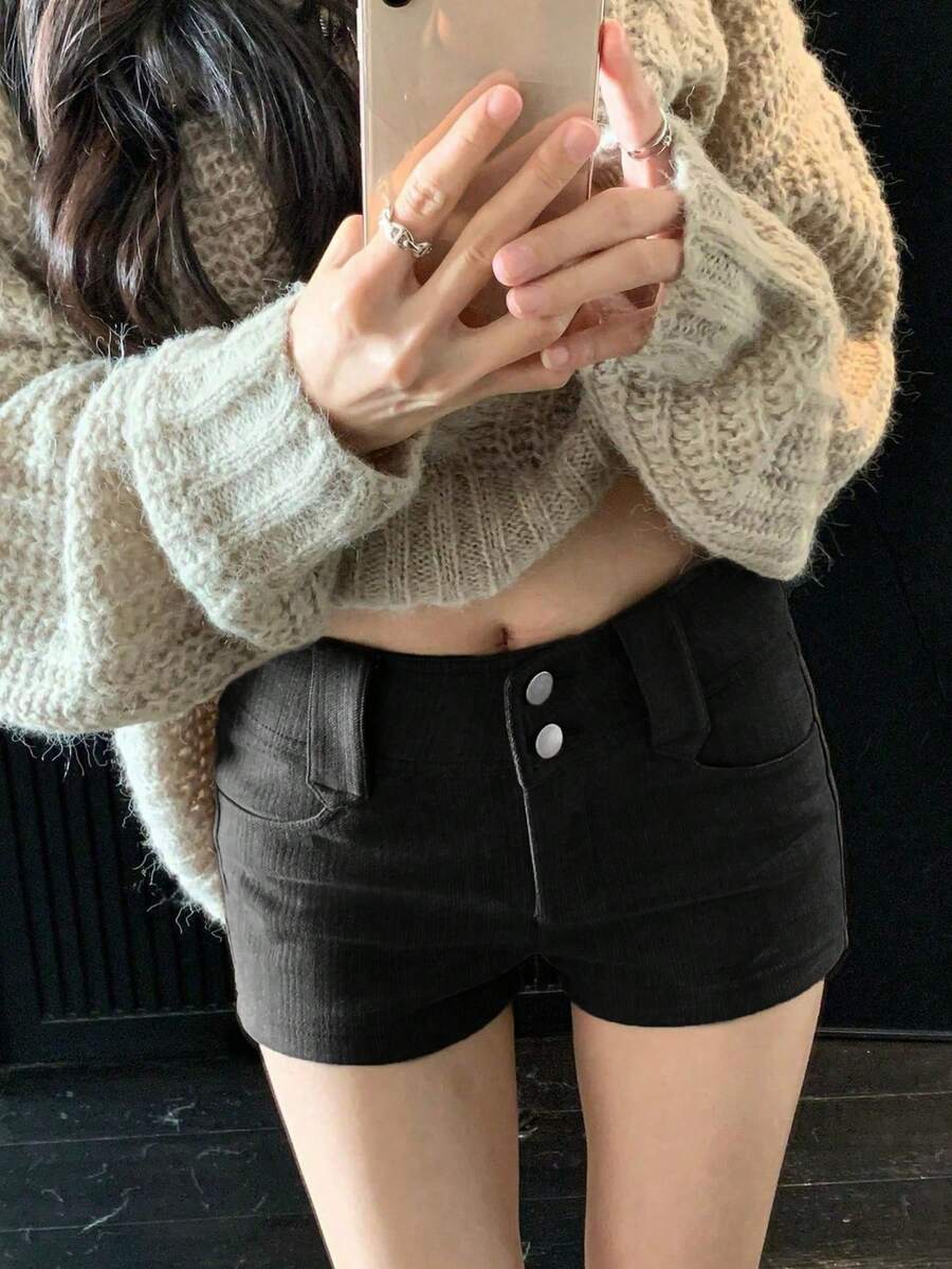高腰双扣竖条纹卡其色短裤 | 通勤/街头风/女友约会 性感成熟弹力修身短裤，冬季叠穿/早春外套，都市女孩必备日系黑色夏季单品 - 黑色 - 查看 1