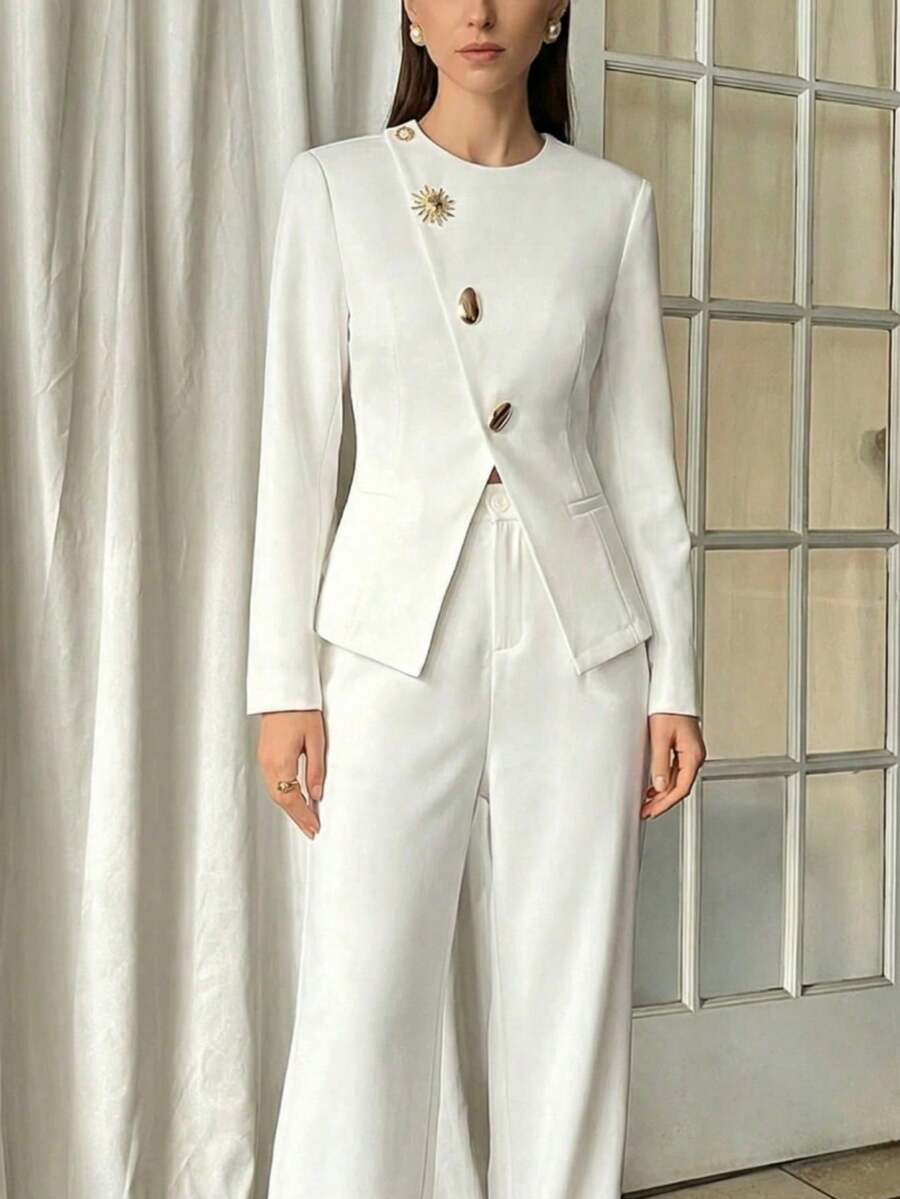 女士优雅纯色长袖套装，金属搭扣，不规则下摆，时尚套装上衣，精致都市美人风格，适合办公室通勤、晚间约会、日常购物等场合，可作为女士两件套穿着。 - 乳白色 - 查看 1