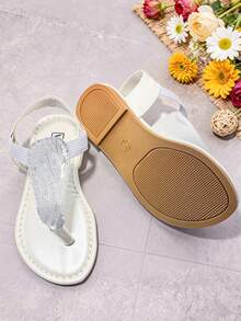 1 Pair Fashion Children's Flip-Flop Sandals, Girls' Silver Flat Sandals, Kids' Slip-On Sandals, Suitable For Summer Casual, Beach Travel, Elementary School Students, Classic Student Shoes, Daily Wear Sandals - White - View 8