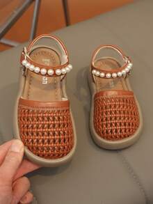 1 đôi dép xăng đan bít mũi kiểu retro cho bé gái, giày đi biển thoáng khí thời trang mùa hè mới, đế mềm chống trơn trượt. - màu nâu - Xem 13