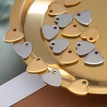 10个金色304不锈钢心形吊坠，适用于DIY珠宝制作，可用作项链或手链末端装饰。 - 彩色 - 查看 8