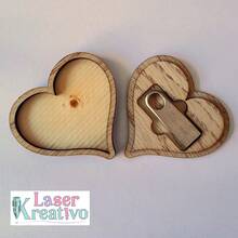 Corazón para Guardar USB en Triplay Natural 3 MM (7 x 7 cm) - Camel - Ver 3