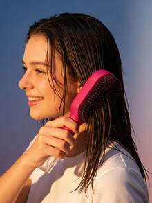 WANMEI 2-In-1 Spray Hairbrush, Transparent White, Water Mist Spray Brush, Built-In Water Tank, Soft And Flexible Bristles, Wet And Dry Styling Spray Brush, Suitable For Curly, Straight And Wavy Hair, Moisturizing Hairbrush,Curling Comb, Detangling Comb, Women's Comb, Hairdressing, Travel, Hair Products, Hair Tools, Hair Supplies, Hairdressers, Hair Accessories, Hair Salons, Hair Equipment.Berry Rose (Boxed) - 玫紅色 - 查看 5