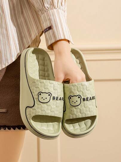 夏季新款小熊印花拖鞋，男女通用凉鞋，多种颜色可选，男士大码拖鞋，EVA女士室内拖鞋，简约设计，柔软舒适鞋底，静音行走，适合浴室、家居、宿舍或办公室穿着，四季皆宜。
