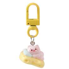 1个新款创意躺卧小猪钥匙扣，可爱女孩背包挂件，友情礼物，派对礼物，精致礼物，迷你摆件，生日礼物，节日礼物，圣诞节礼物，毕业礼物，愚人节礼物，万圣节礼物 - 彩色 - 查看 3