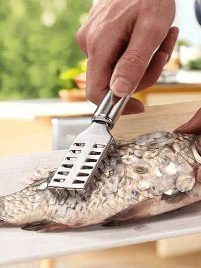 1pc Stainless Steel Serrated Fish Scaler, Efficient Descaling Tool, Multi-Functional Seafood Processing Utensil, Rust-Resistant, , Easy To Clean, Dishwasher , Suitable For Seafood Lovers, Chefs, Homemakers, Great Gift For Father's Day, Mother's Day, Birthday, Holidays