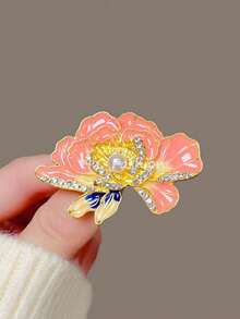 女士优雅牡丹花扇形胸针，镶嵌珍珠和水钻，适合日常佩戴，也适合居家、学校、海滩、工作、派对、节日、生日、返校、新年、情人节、母亲节、圣诞节、婚礼、音乐节、毕业典礼等场合，春夏秋冬皆宜。 - 粉色 - 查看 5