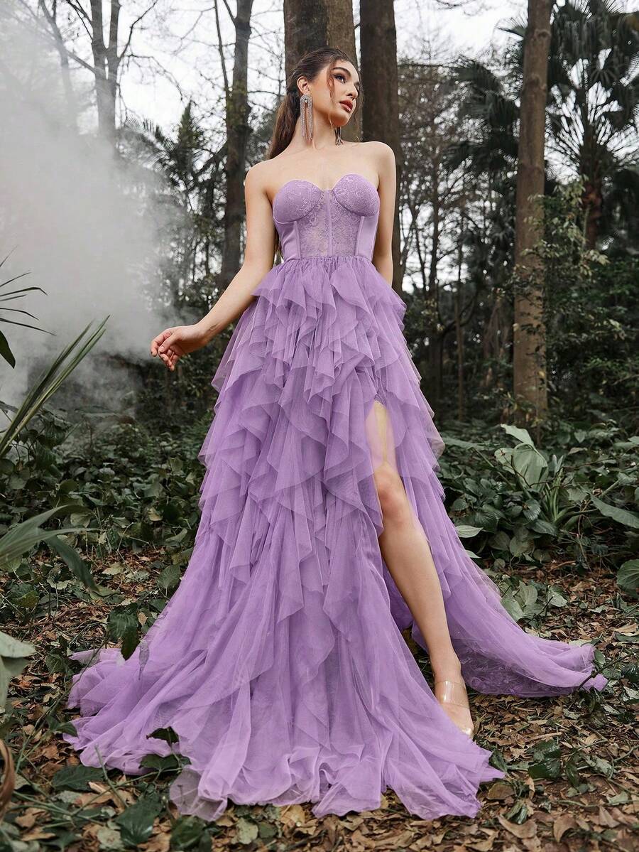 Faeriesty 优雅的无肩带正式礼服，薄纱覆盖，褶皱紧身胸衣，高端精致的设计，飘逸的薄纱拖尾和高开衩——是正式晚宴、婚礼宾客着装、新娘写真、红毯活动、奢华盛会、派对、度假和春季活动的理想之选。 - 紫色 - 查看 1