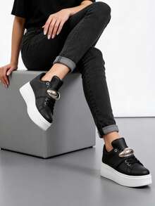 SNEAKERS IN PU SUOLA 5.5CM CON FASCIA IN STRAPPO CON GRANDE BORCHIA - Black - View 1