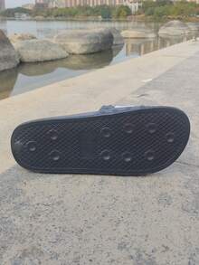 1 Pair Men's Letter Print EVA (Ethylene-Vinyl Acetate Copolymer) Outdoor Slippers, Non-Slip Wear-Resistant Sole, Beach & Holiday, Spring/Summer - Red and Black - View 5