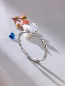 1枚女士优雅简约百搭精致经典六爪圆形合成立方氧化锆订婚戒指，适合婚礼、订婚，是情人节求婚的完美理想礼物 - 銀色 - 查看 3