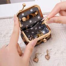 1PC Leopard Print Mini Travel Jewelry Box & Earphone Case Compact Jewelry Box, Earphone Pouch, And Coin Purse In One Retro Kiss-Lock Design For Storing Rings, Earrings, And Earphones Exquisitely Crafted For Women And Fashion Enthusiasts Perfect For Travel And Everyday Use - Nhiều màu - Xem 6
