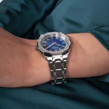 Guess Desire 时尚石英女表，现代设计，蓝色圆形表盘，不锈钢银色表带，适合女性日常商务及派对佩戴，生日及周年纪念礼物之选，镶嵌水晶的时尚表壳，GW0770L1 - 藍色 - 查看 7