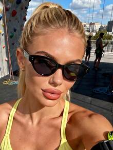 一副男女通用复古嘻哈猫眼椭圆形时尚眼镜，简约百搭时尚眼镜 - 黑色 - 查看 1