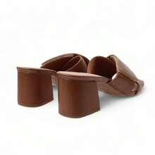 Sandália Tamanco Feminino Paula Salto Grosso Camel Cultha - Caramelo - Visão 2