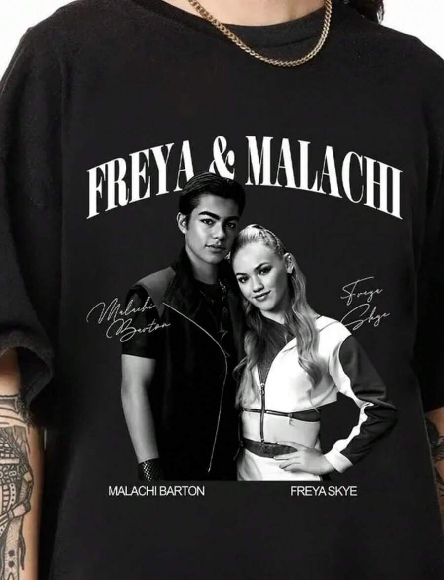 Freya Skye And Malachi Barton Shirt, Disneyland The Rise Of Red, Freya And Malachi, Descendants Zombies Worlds Collide Tour - Black - View 1