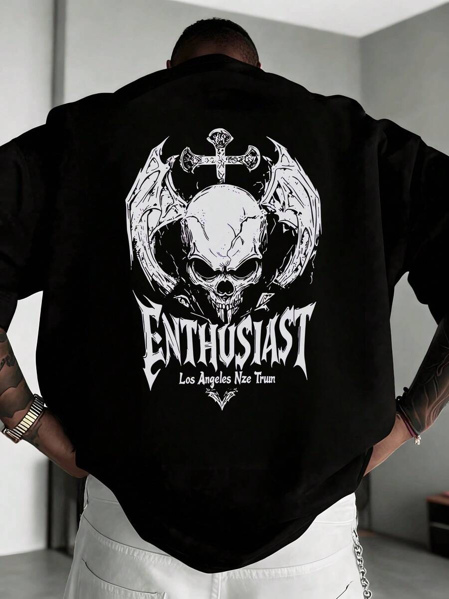 Remera Hombre, Calaca con Alas, Enthusiast, Estilo Rockero, Streetwear Pesado, 2026, para Concerts, Moda Urbana, Camiseta de Calacas Rockera,playera de hombre,ropa de hombre,playeras,parejas,envio nacional,regalo para hombre,oversize hombre. - Negro - Ver 1