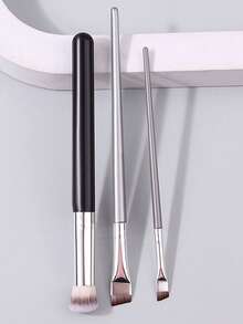 3件套新手眼部化妆刷套装，包括软毛遮瑕刷、多功能精准眼线刷和斜角眉刷。 - 彩色 - 查看 1
