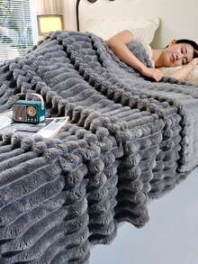 1pc Luxury Reversible Faux Fur Blanket - Soft Striped Flannel, Warm & Cozy, Suitable For Napping, Office, Camping, Sofa - Multipurpose Polyester Bedspread - 深灰色 - 查看 2