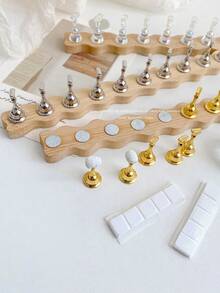 3D立体磁性美甲练习展示架套装:1个底座+10个手指支架,采用木纹弧形矩形设计,适用于美甲DIY、美甲沙龙练习、美甲摄影道具 - 彩色 - 查看 4