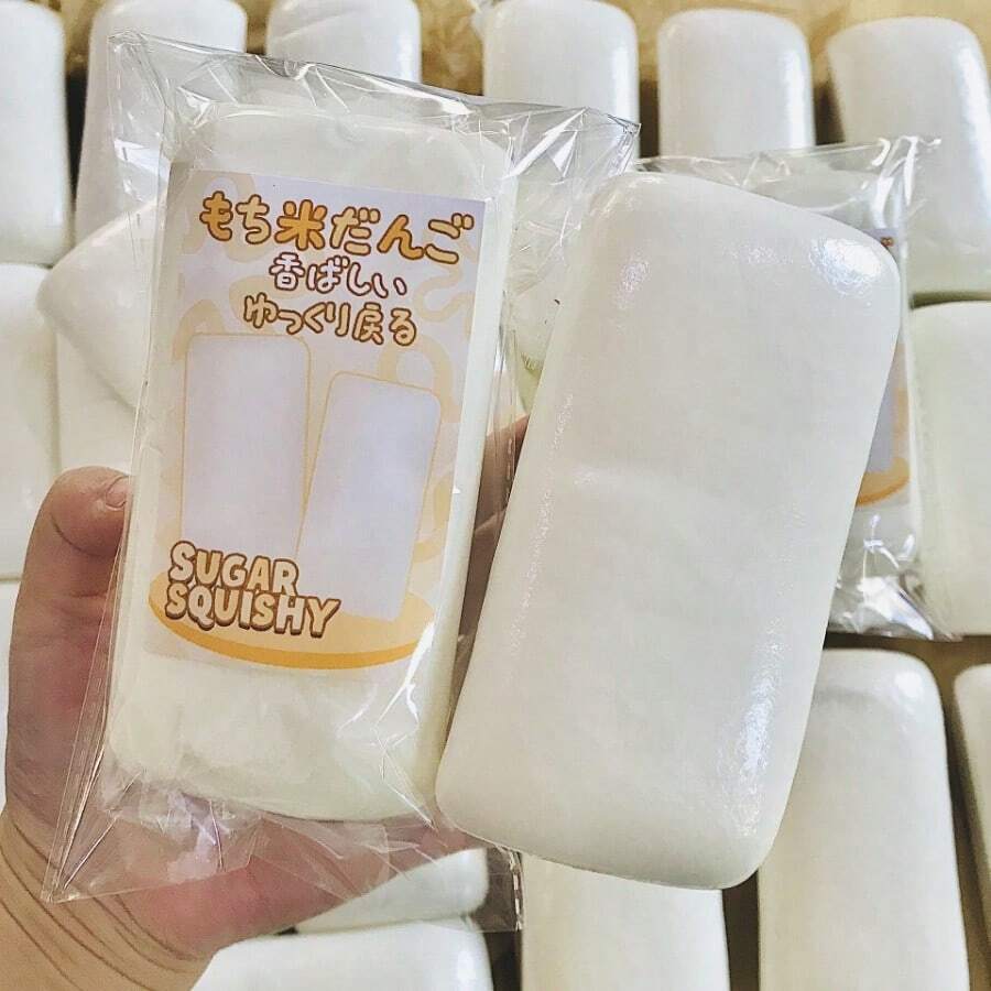1/2个中号麻糬慢回弹挤压玩具，缓解压力，随机包装（带或不带贴纸） - 挤压，减压 - 节日/生日礼物，圣诞礼物，复活节礼物，礼品，游戏，复活节