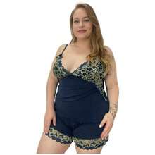 Conjunto feminino de camisola curta com alças finas em camurça sintética de alta elasticidade, com detalhes em renda contrastante e barra com babados. - Vinho - Visão 5