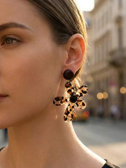 1对时尚不对称亚克力豹纹花朵耳环，夸张大花朵吊坠耳环，适合日常、派对、活动佩戴