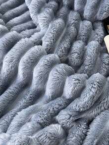 1pc Luxury Reversible Faux Fur Blanket - Soft Striped Flannel, Warm & Cozy, Suitable For Napping, Office, Camping, Sofa - Multipurpose Polyester Bedspread - 霧霾藍 - 查看 5