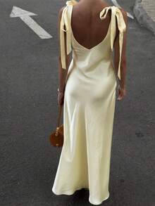 2026春夏新款缎面蝴蝶结吊带深V领香槟色正式晚礼服，适合约会、正式活动、派对、海滩、度假、街头风、嘉年华、婚礼、生日、Y2K、闪亮、复活节、圣帕特里克节、毕业典礼、盛大晚宴、奢华晚宴等场合，尽显优雅气质。 - 香檳色 - 查看 3