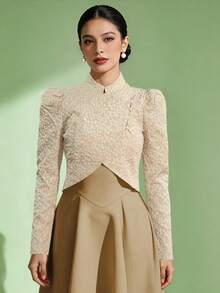 女士立领花卉提花泡泡袖纽扣设计不对称下摆优雅端庄衬衫 - 香檳色 - 查看 2