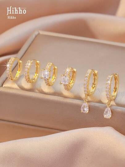 3对简约百搭时尚水滴几何设计耳环套装，轻盈优雅的夹式耳环，适合日常佩戴和通勤，可搭配各种服装。